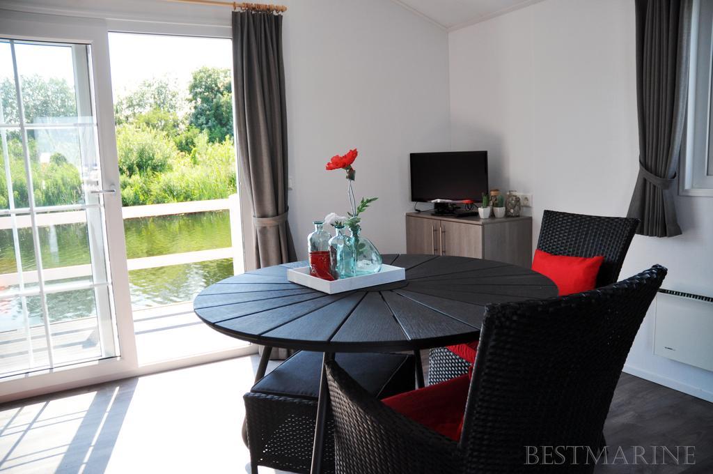 Bestmarine Waterchalets Flevo Marina Лелистад Стая снимка