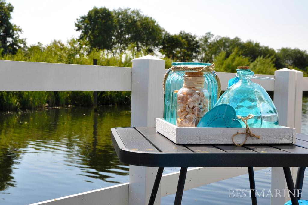 Bestmarine Waterchalets Flevo Marina Лелистад Стая снимка