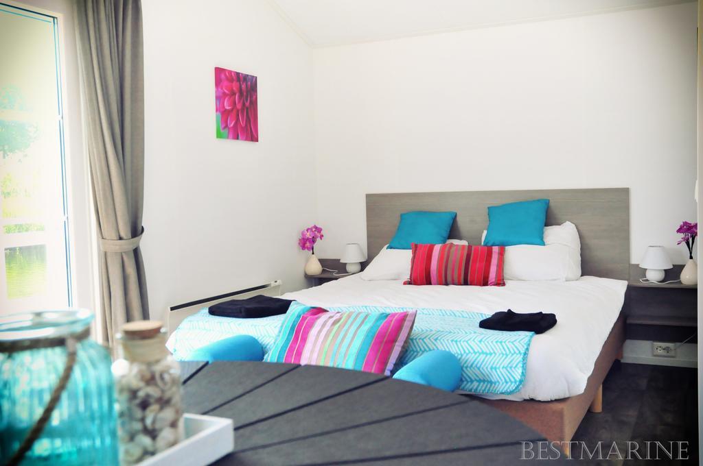 Bestmarine Waterchalets Flevo Marina Лелистад Стая снимка