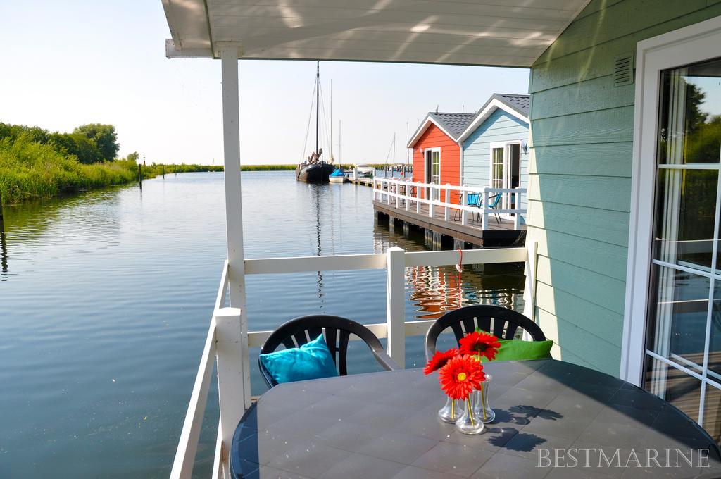 Bestmarine Waterchalets Flevo Marina Лелистад Стая снимка