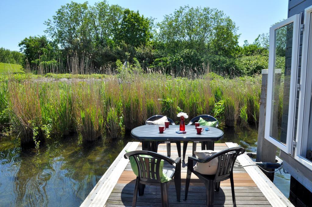 Bestmarine Waterchalets Flevo Marina Лелистад Стая снимка